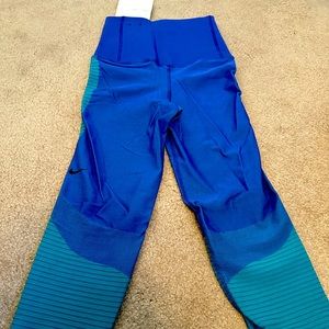 Nike Zone Sculpt tight fit leggings